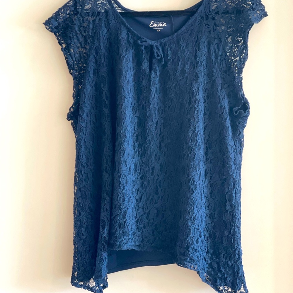 2x lacy top with peek hole